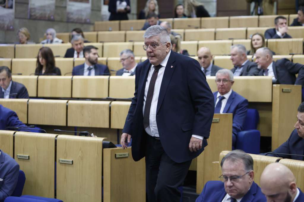 Sjednica završena prije nego je i započela: Pao dnevni red i plan oporbe da se raspravlja o Nikšiću