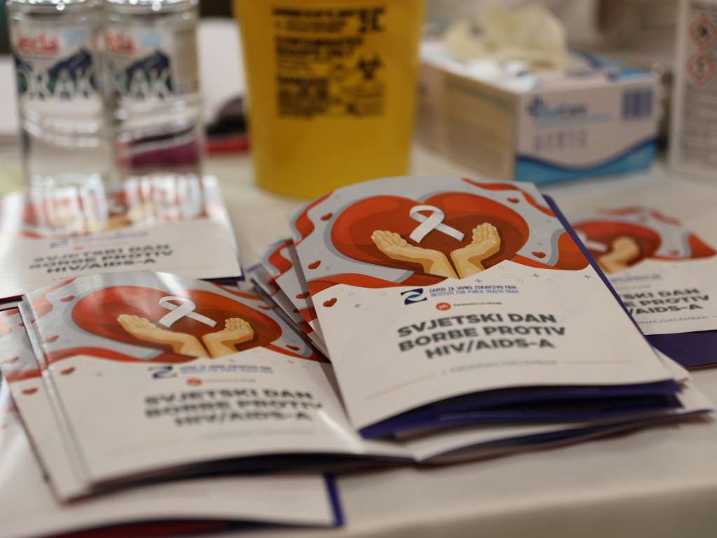 Najviše novootkrivenih HIV infekcija u 2025. godini registrirano je u Kantonu Sarajevo (40,7%) i Srednjobosanskom kantonu (14,8%)